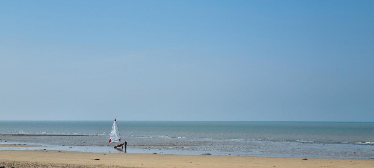 Maison De Vacances Bord De Mer Normandie Plage Du Debarquement Proche Caen Bernieres-sur-Mer Exterior photo